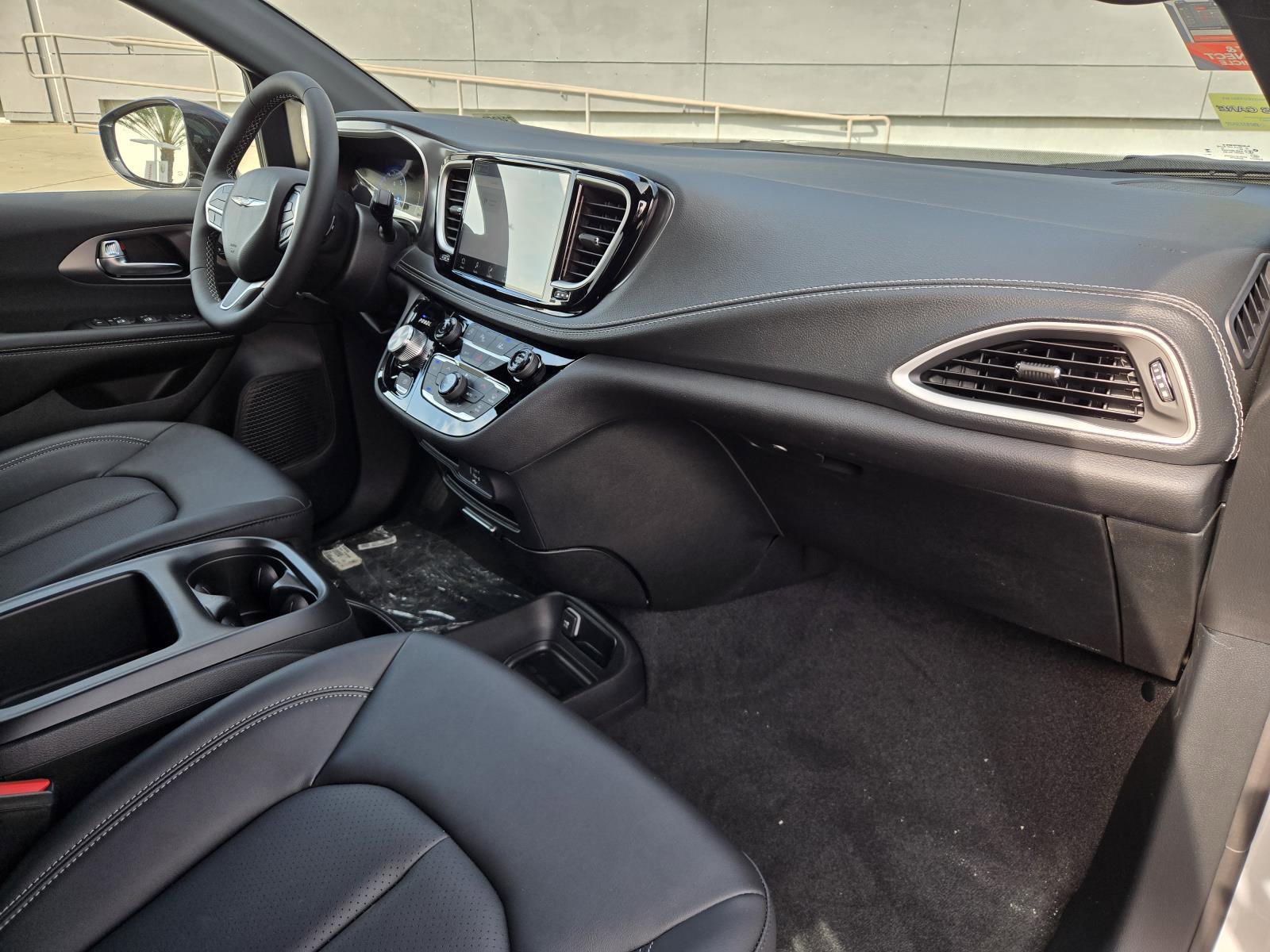 New 2026 Chrysler Pacifica Select image 31