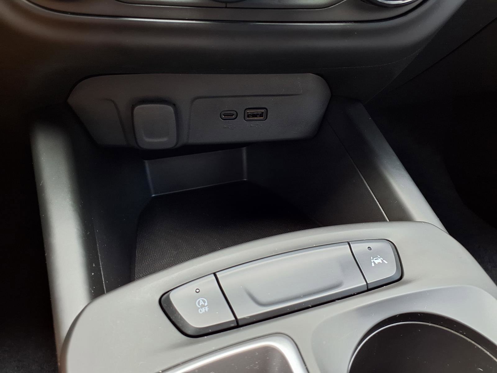 Used 2024 Chevrolet Trax RS w/ Sunroof Package FWD image 8
