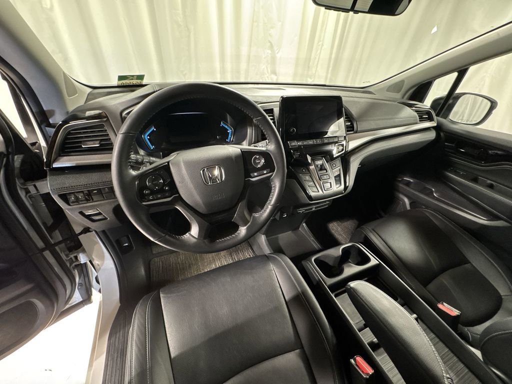 Used 2023 Honda Odyssey Touring image 15