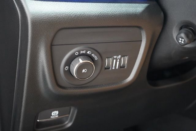 Used 2025 Jeep Grand Cherokee Summit w/ Obsidian Package image 19