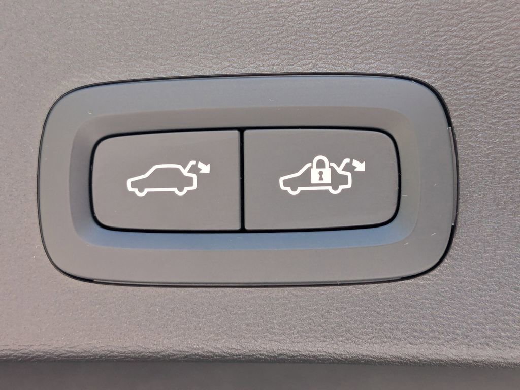 New 2026 Volvo XC40 B4 Plus w/ Climate Package image 13