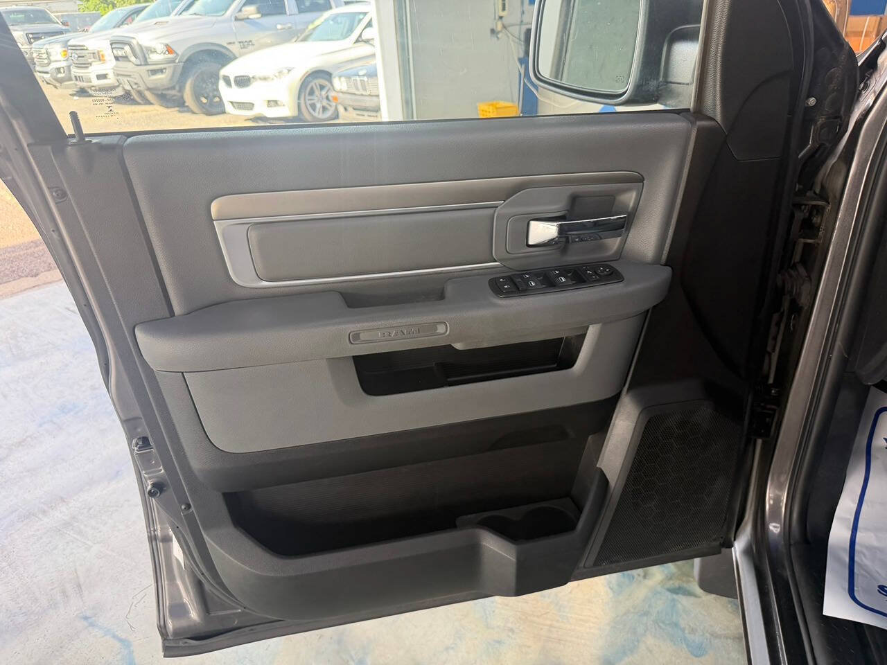 Used 2014 RAM 1500 Classic SLT w/ Luxury Group RWD image 22