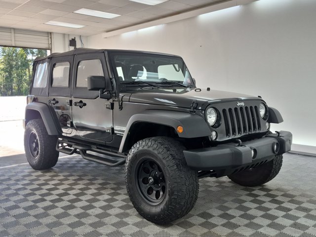 Used 2014 Jeep Wrangler Unlimited Sport w/ Connectivity Group AWD/4WD image 3
