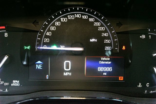 Used 2018 Cadillac XT5 Luxury w/ Driver Awareness Package AWD/4WD image 27