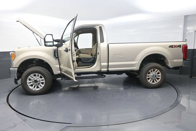 Used 2017 Ford F250 XLT w/ XLT Value Package AWD/4WD image 38