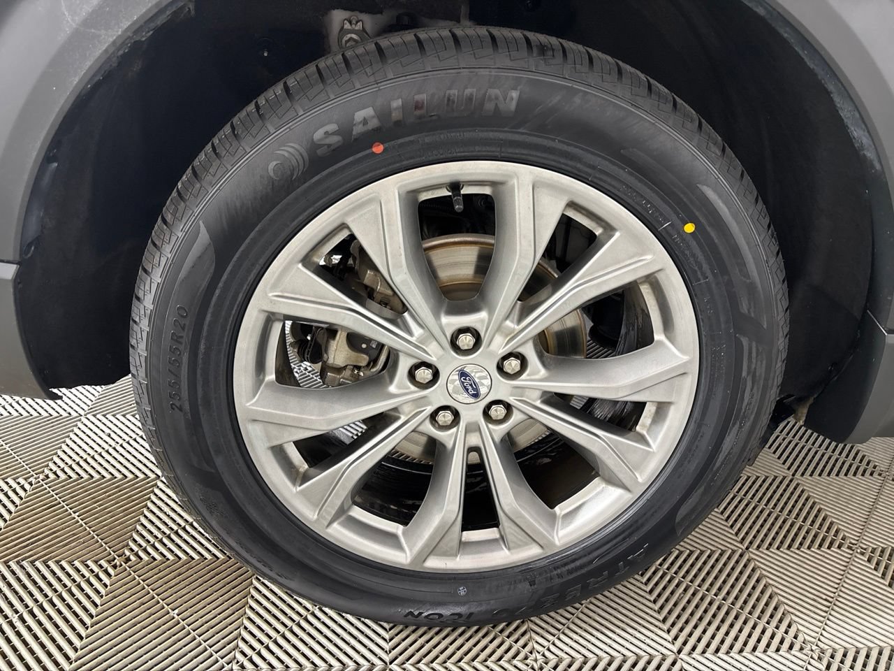 Used 2022 Ford Explorer Limited w/ Equipment Group 301A RWD image 31