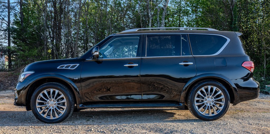 Used 2017 INFINITI QX80 2WD w/ Driver Assistance Package image 2