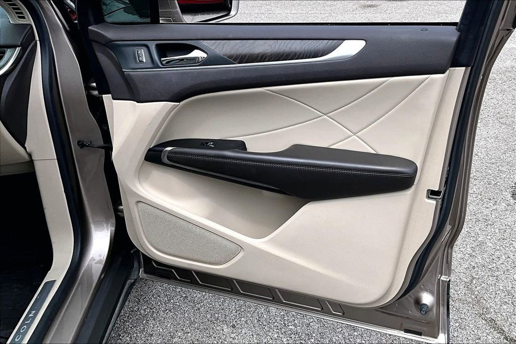 Used 2019 Lincoln MKC Reserve w/ MKC Technology Package FWD image 24