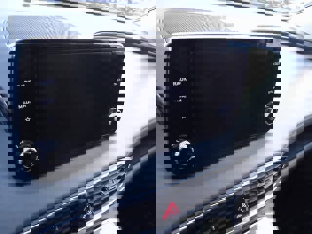 Used 2023 Hyundai Santa Fe SE image 13