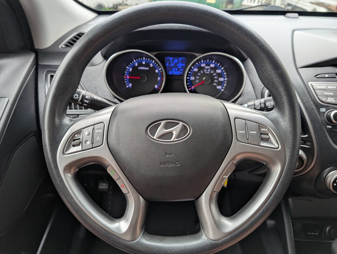 Used 2014 Hyundai Tucson GLS image 17