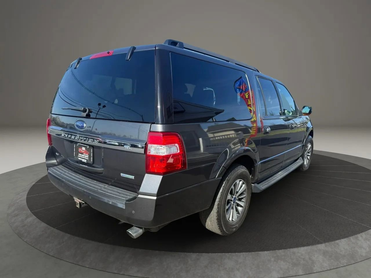 Used 2017 Ford Expedition EL XLT w/ Equipment Group 202A AWD/4WD image 6