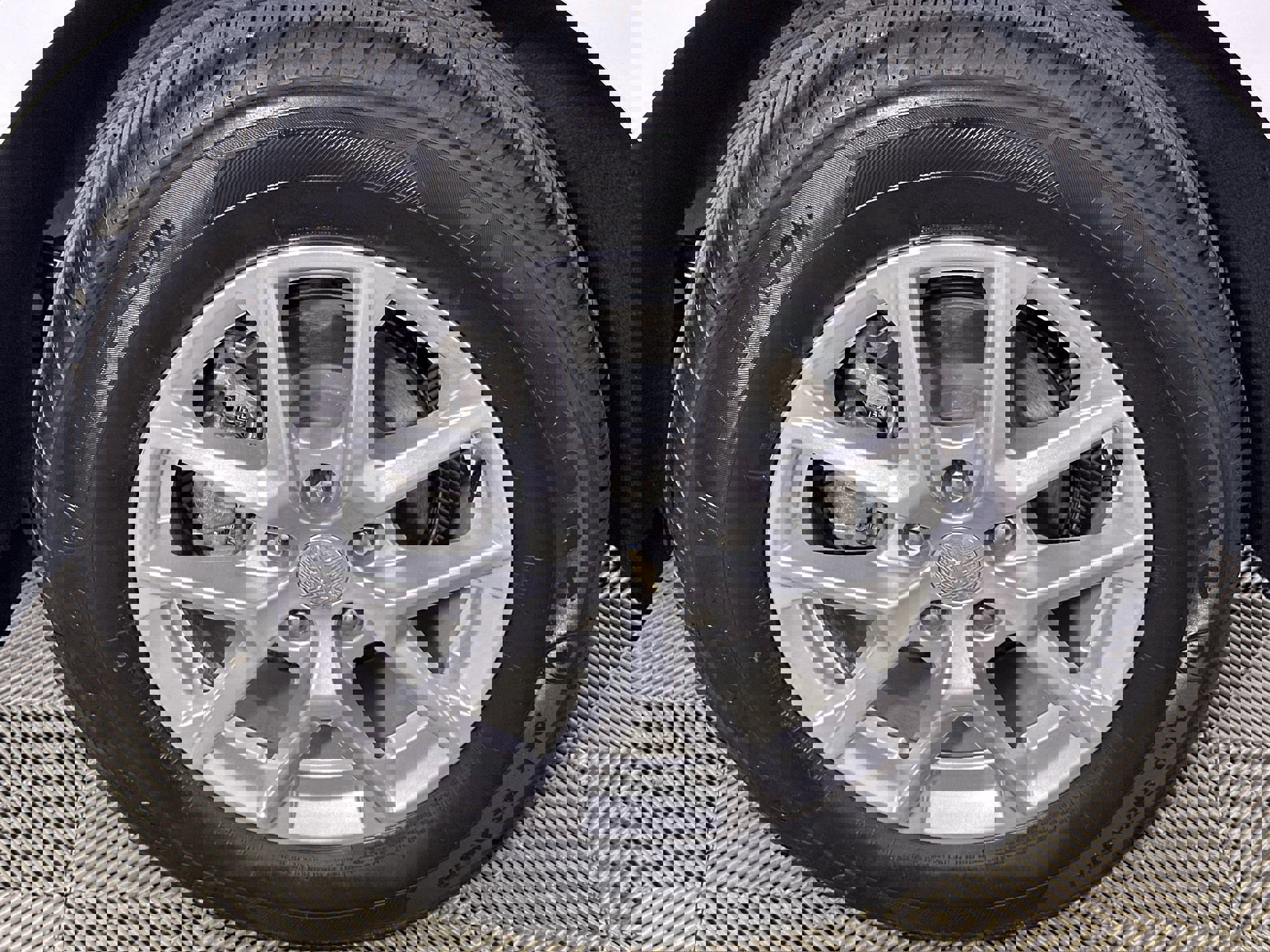 Used 2023 Chevrolet Equinox LT image 70