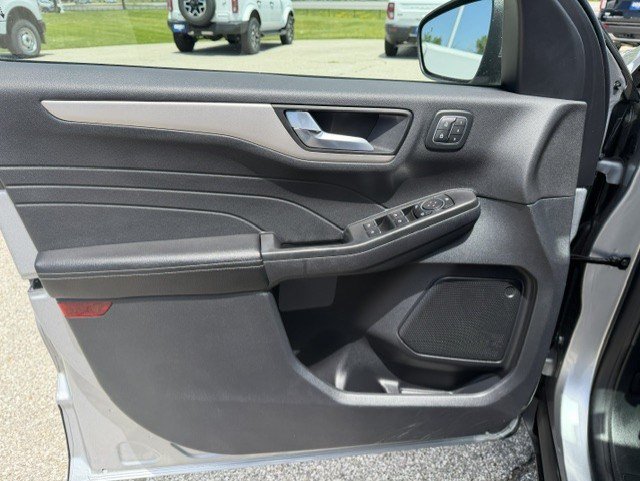 Used 2022 Ford Escape SEL w/ Technology Package FWD image 11