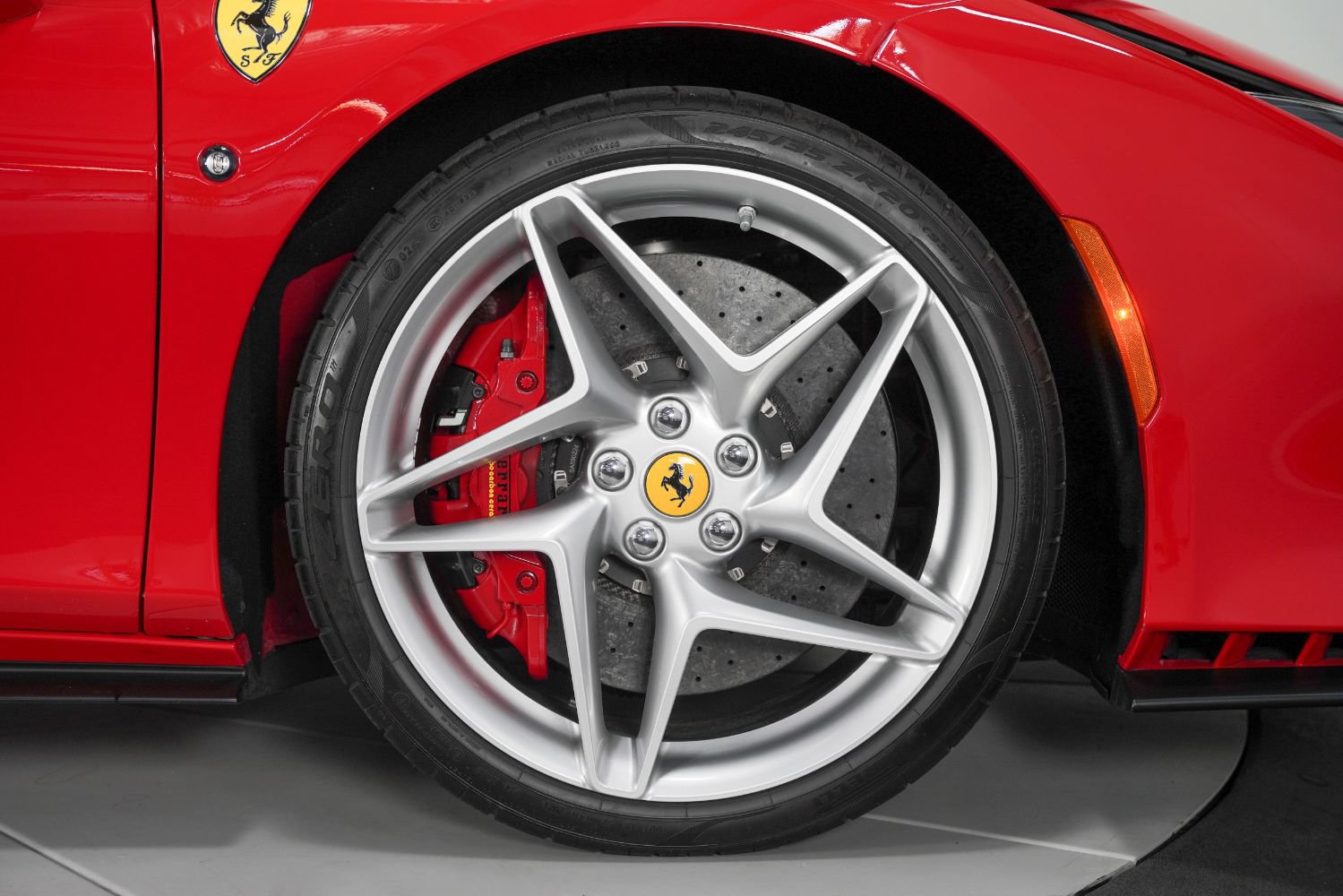 Used 2022 Ferrari F8 Tributo RWD image 26