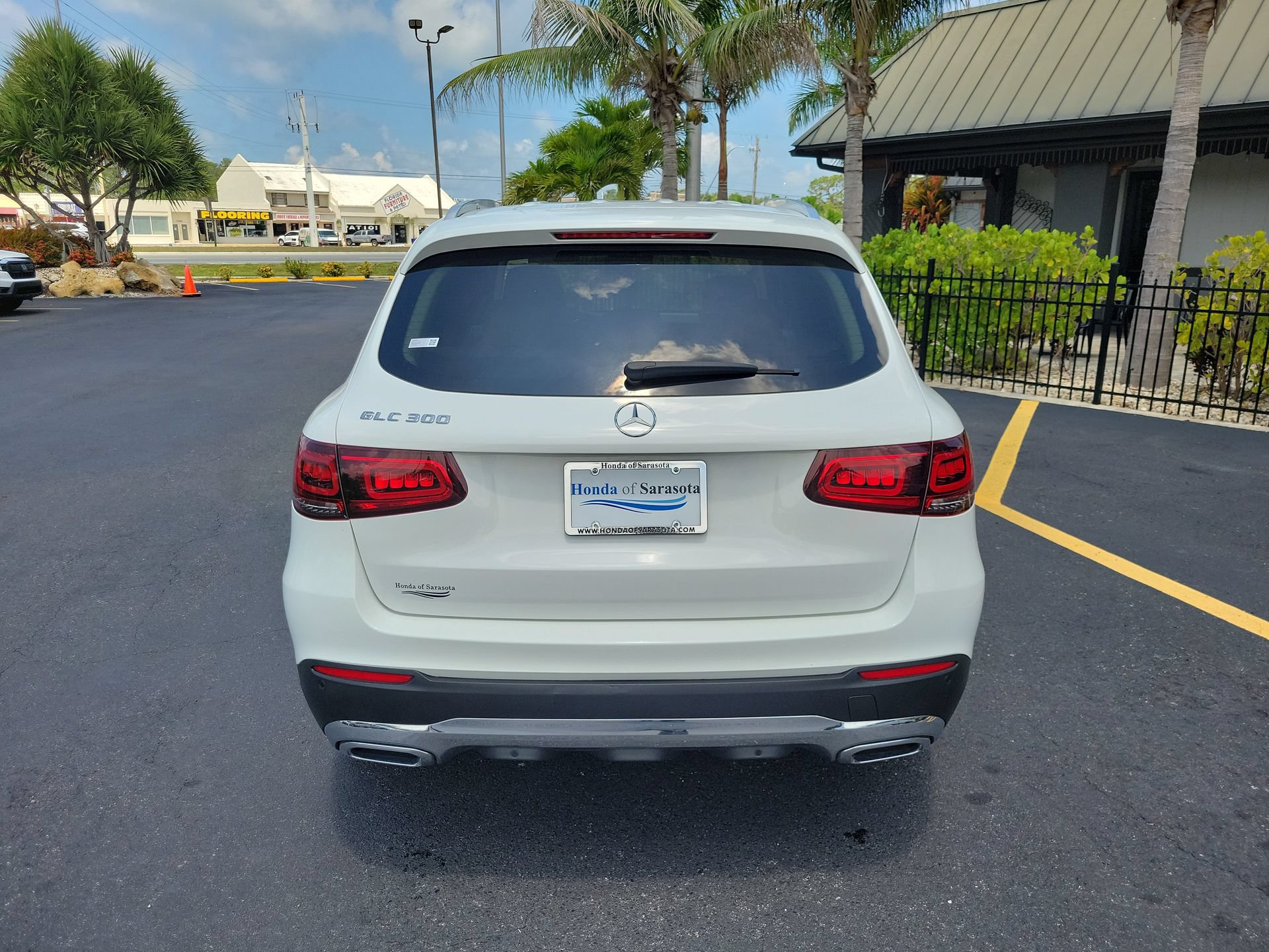 Used 2022 Mercedes-Benz GLC 300 w/ Premium Package Lite image 6