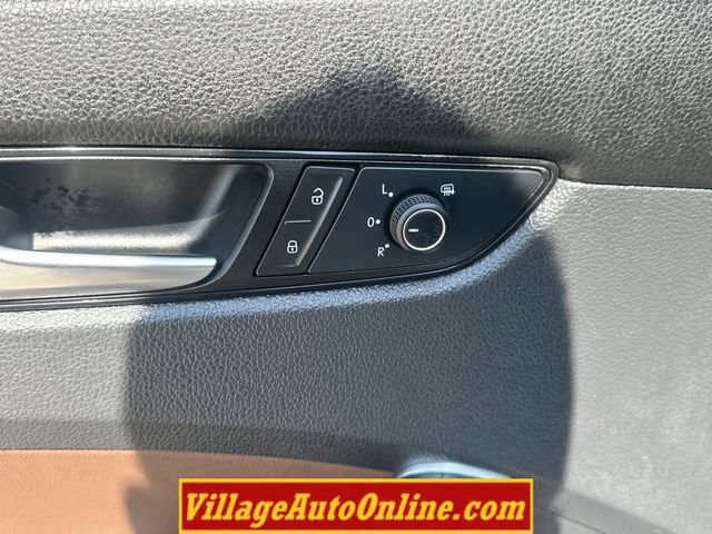 Used 2022 Volkswagen Passat 2.0T SE FWD image 10