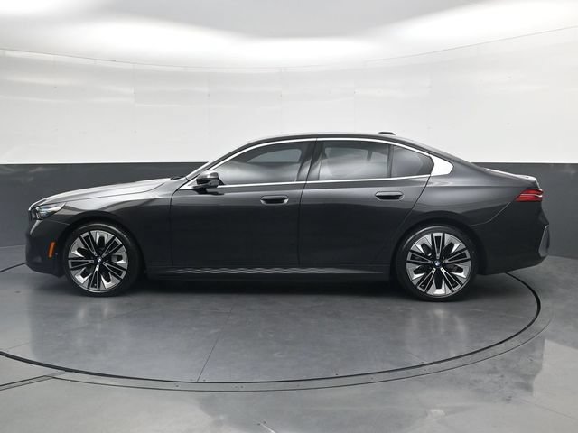 Certified 2025 BMW i5 eDrive40i w/ Premium Package RWD image 9