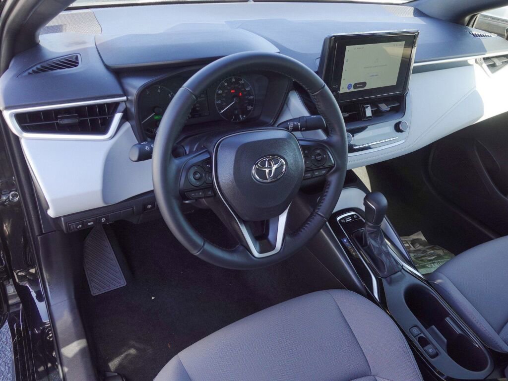 Certified 2025 Toyota Corolla SE w/ Convenience Package image 10