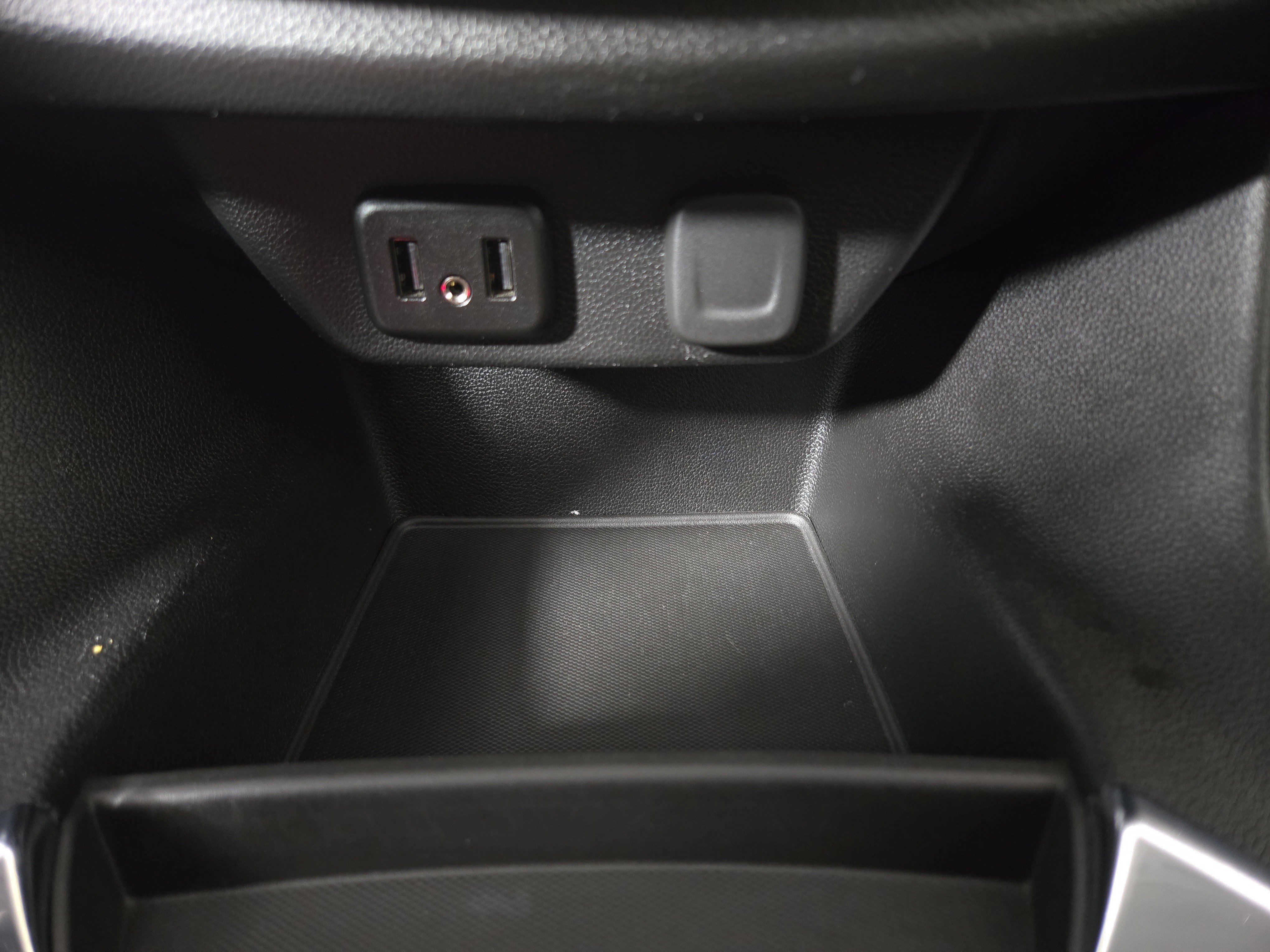 Used 2019 Chevrolet Traverse LT w/ LPO, Floor Liner Package image 29