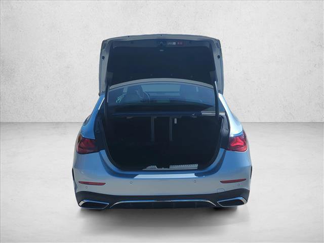 Used 2025 Mercedes-Benz E 350 4MATIC Sedan image 8
