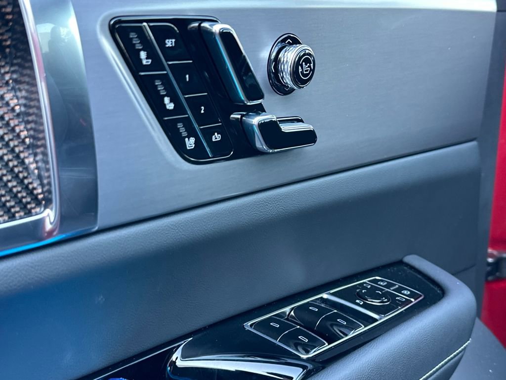 New 2026 Cadillac Vistiq Sport w/ LPO, Floor Liner Package image 9