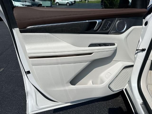 Certified 2025 Buick Enclave Avenir w/ Super Cruise Package FWD image 23