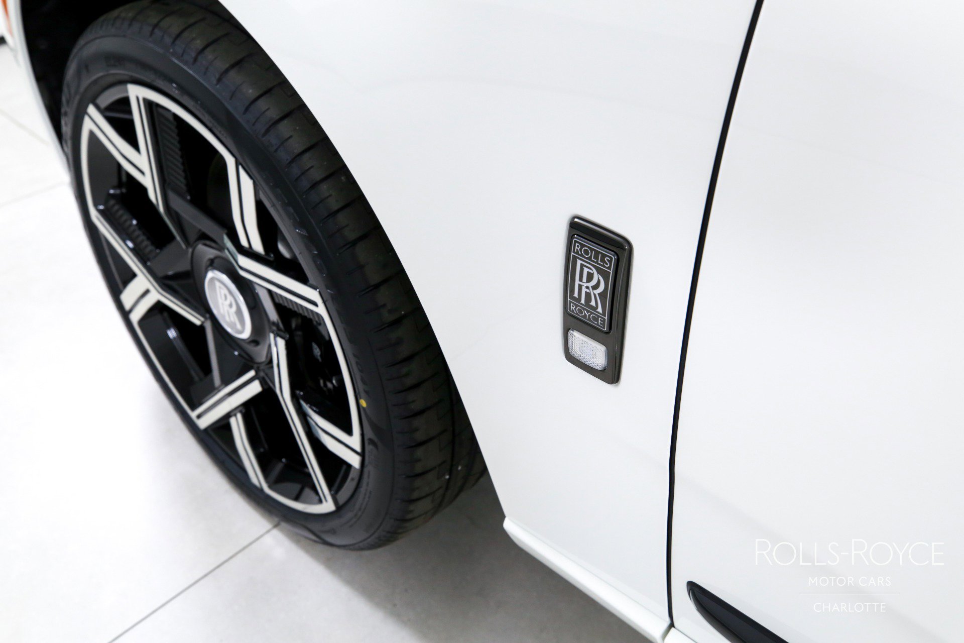 New 2026 Rolls-Royce Cullinan Black Badge image 48