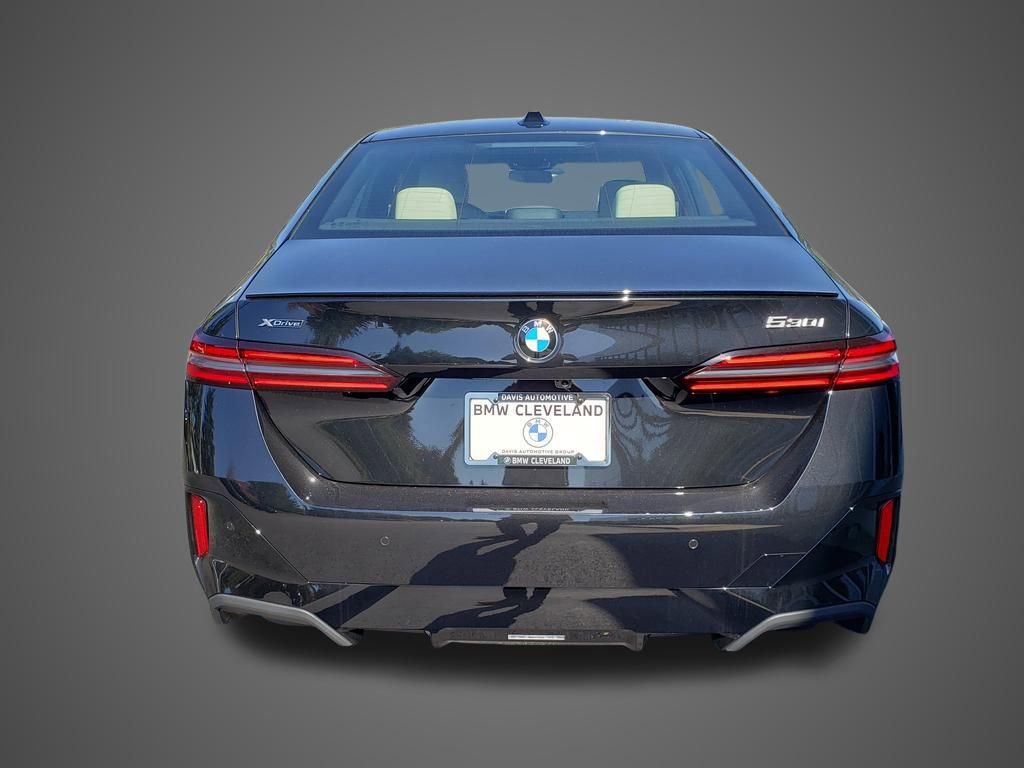 New 2026 BMW 530i xDrive w/ M Sport Package image 7
