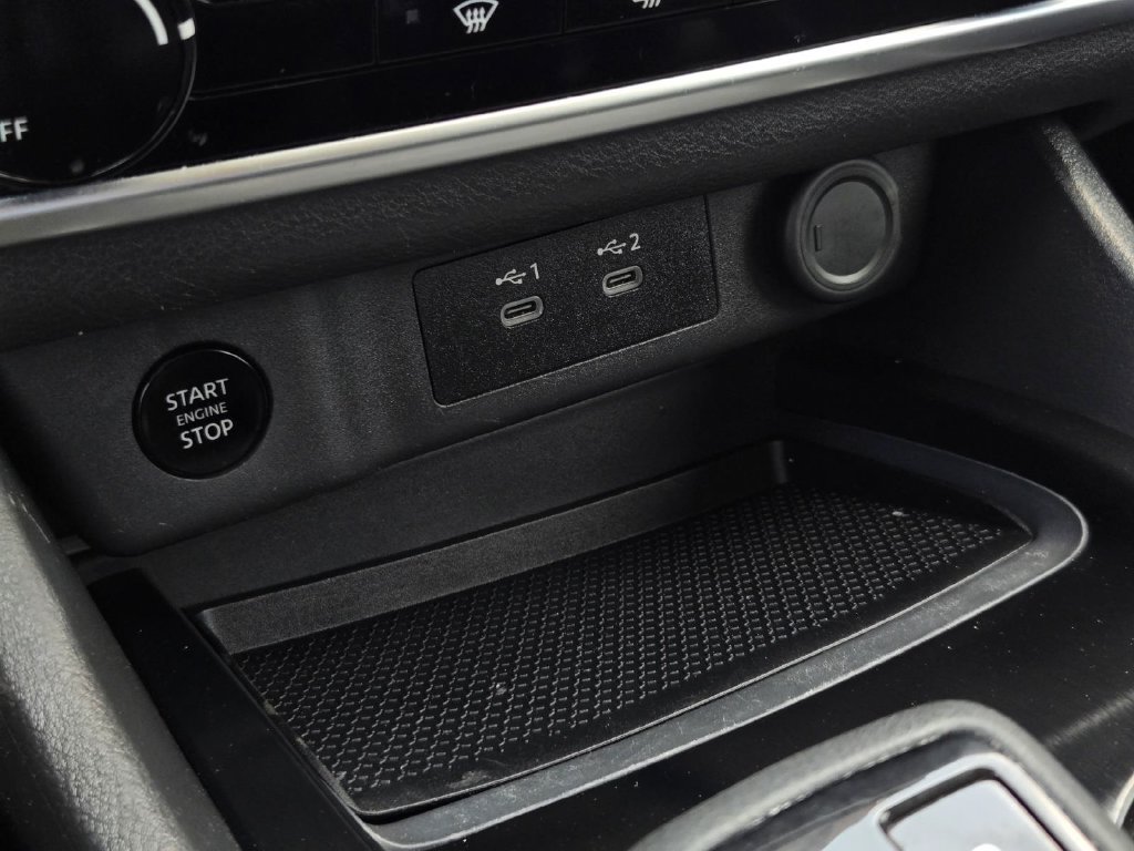 Used 2025 Nissan Rogue S FWD image 21