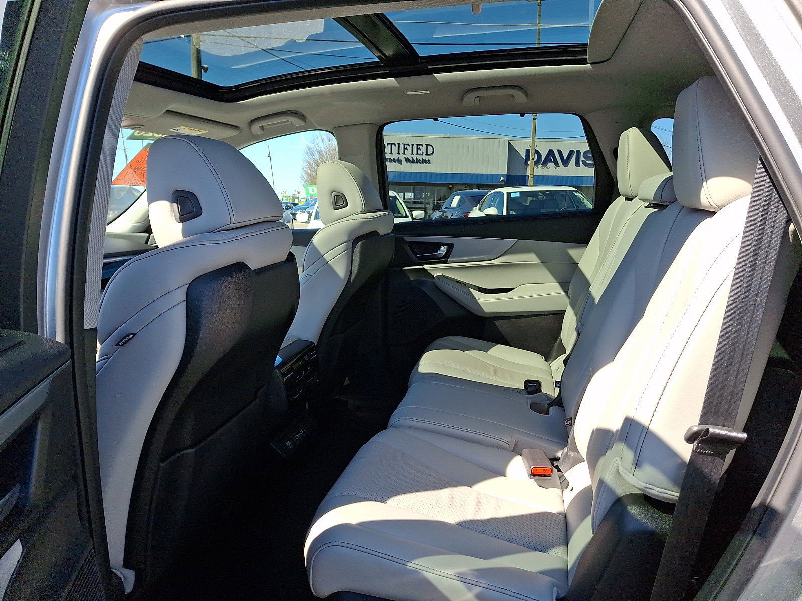 Certified 2023 Acura MDX w/ Technology Package image 11