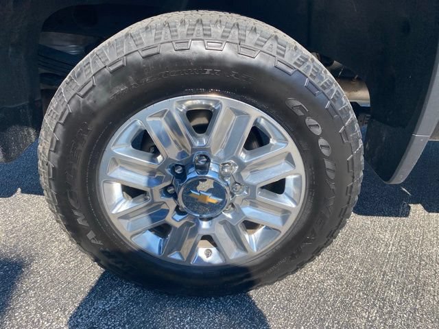 Used 2024 Chevrolet Silverado 2500 High Country AWD/4WD image 15