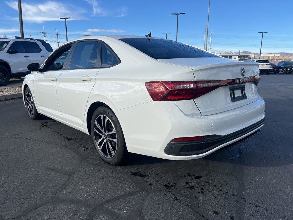 Used 2025 Volkswagen Jetta Sport image 7