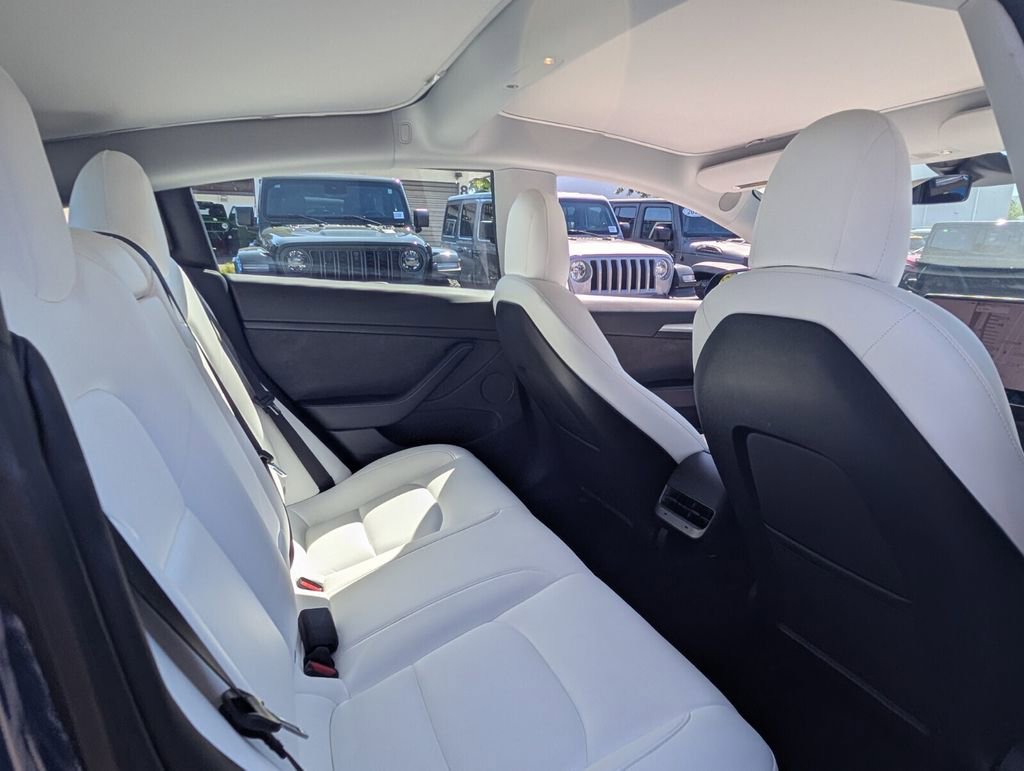 Used 2021 Tesla Model 3 Standard Range Plus image 15