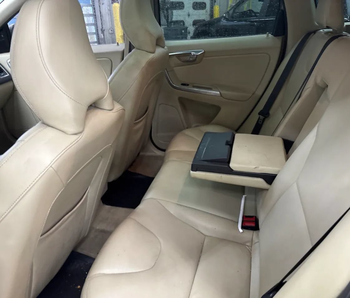 Used 2015 Volvo XC60 T6 AWD/4WD image 9