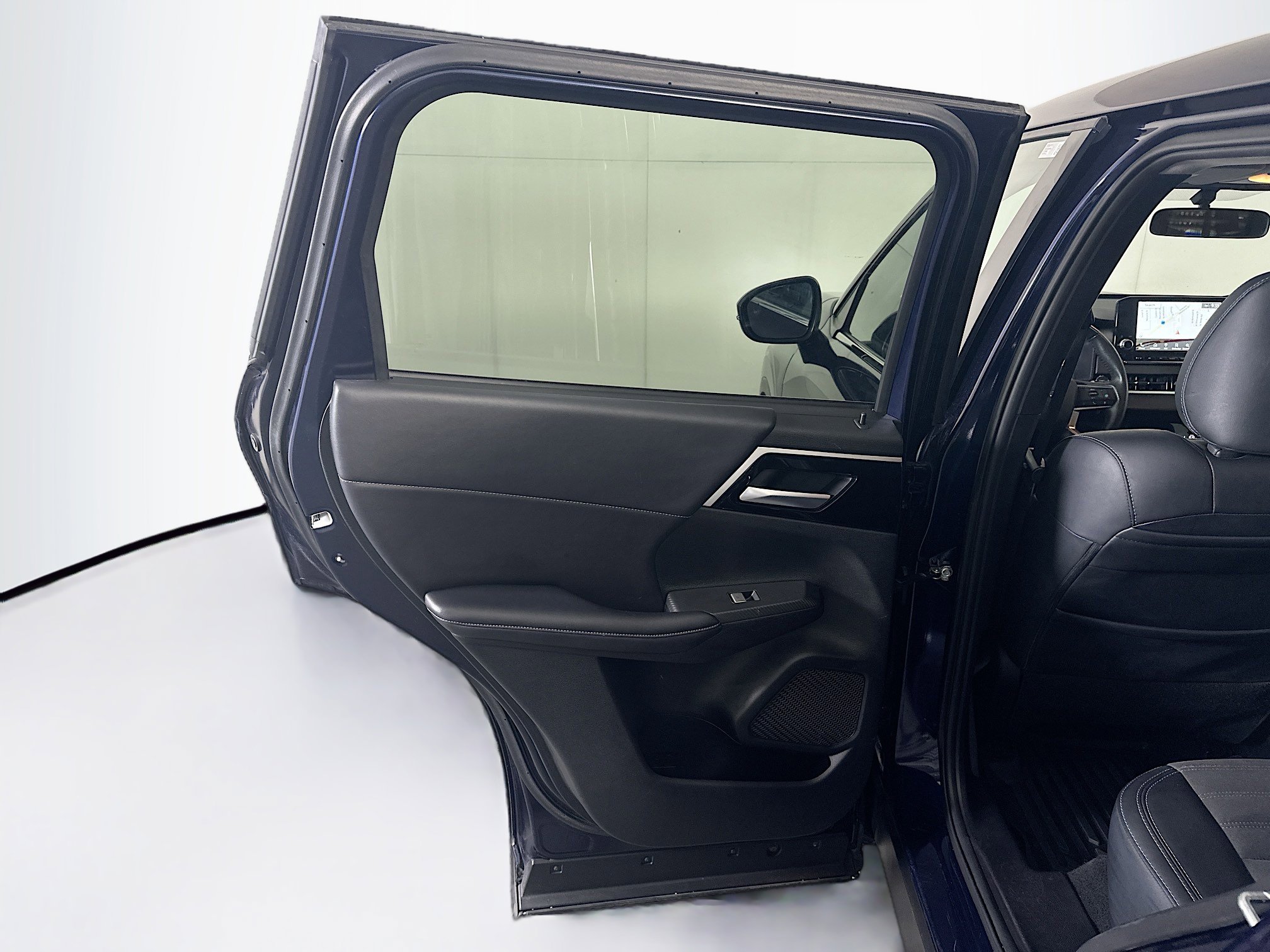 Used 2024 Mitsubishi Outlander SE image 27