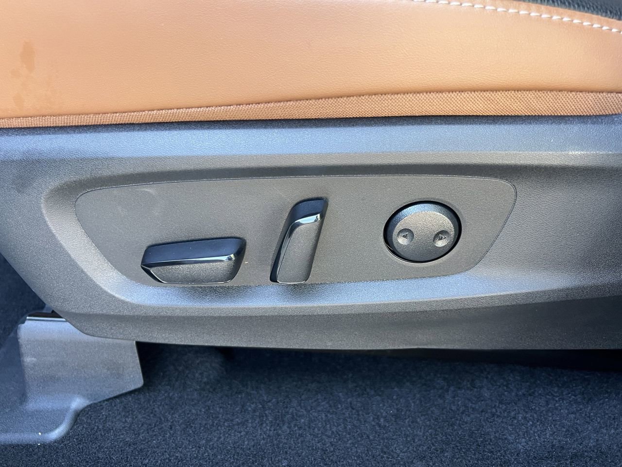 Certified 2025 Nissan Pathfinder Platinum w/ Cargo Package image 20