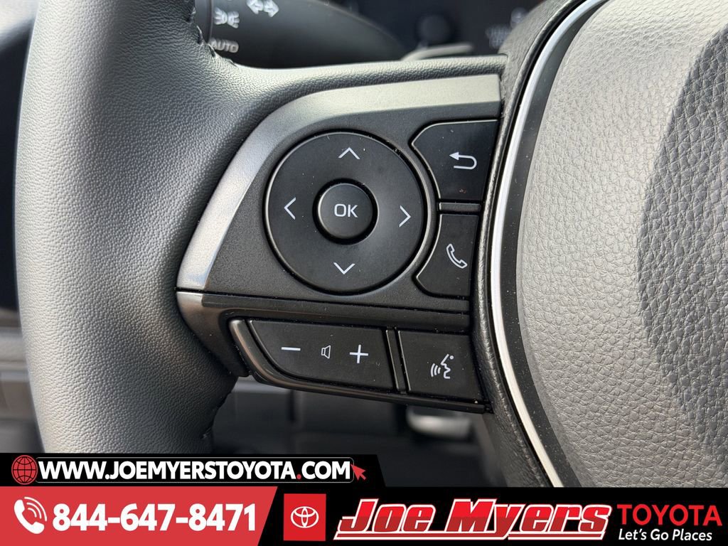 Used 2025 Toyota Corolla SE image 24