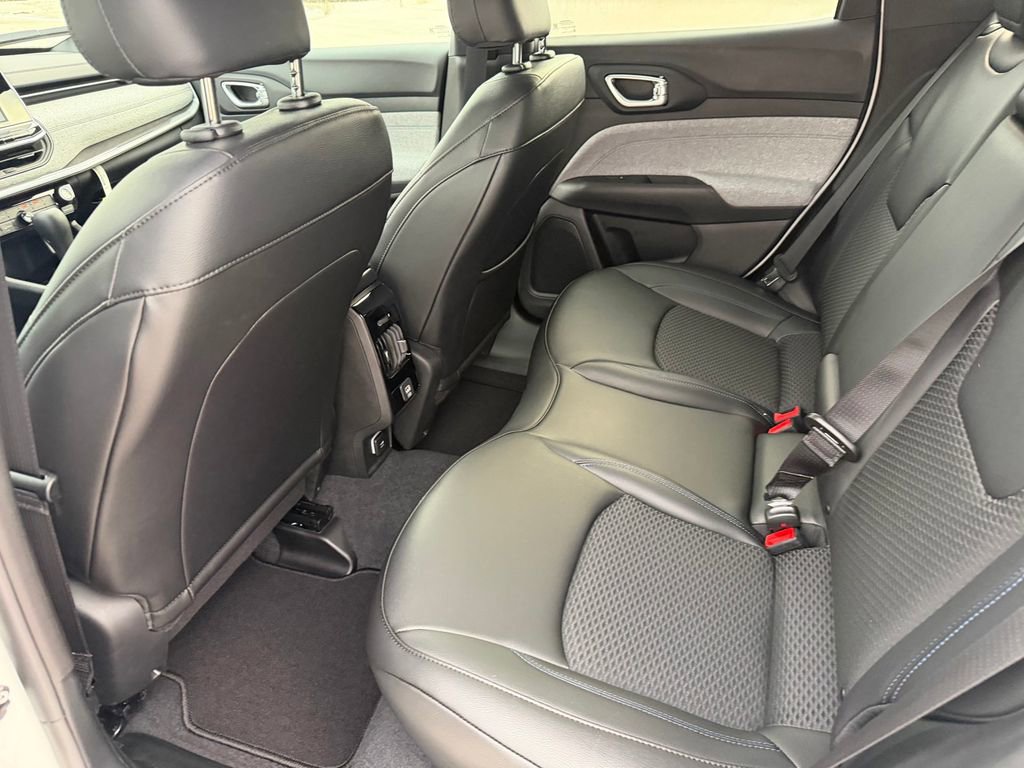 New 2026 Jeep Compass Latitude AWD/4WD image 9