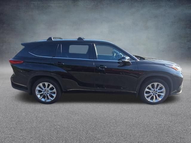 Used 2022 Toyota Highlander Limited AWD/4WD image 11