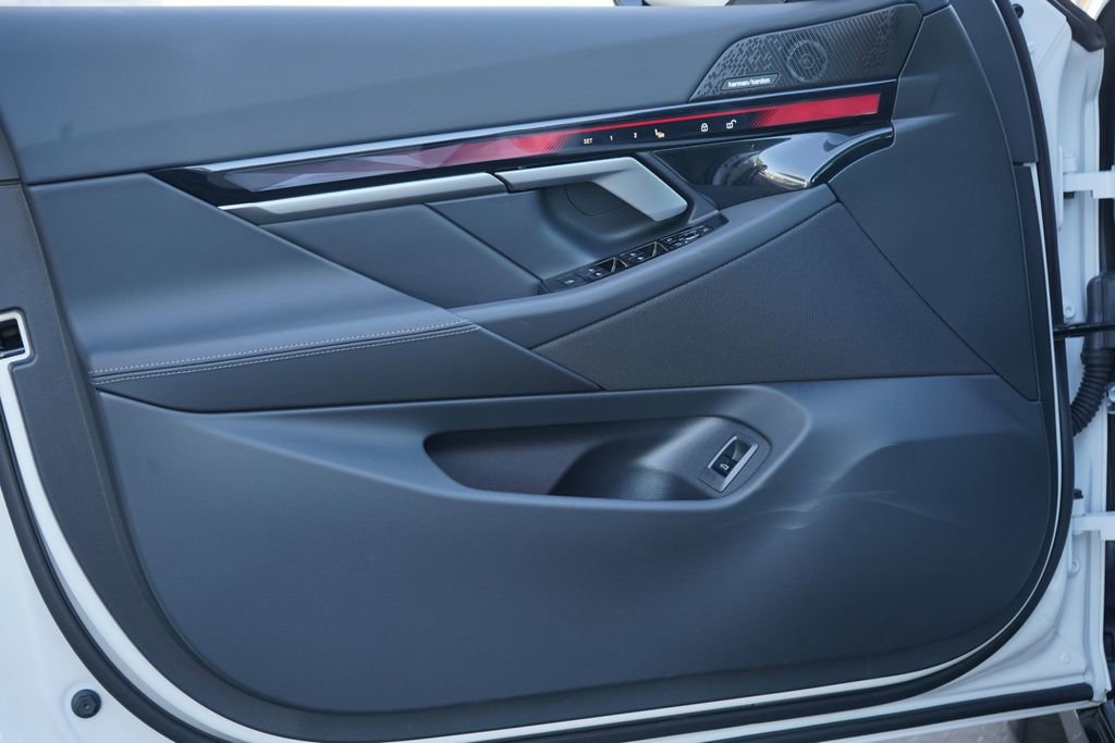 New 2026 BMW 540i xDrive w/ M Sport Package image 10