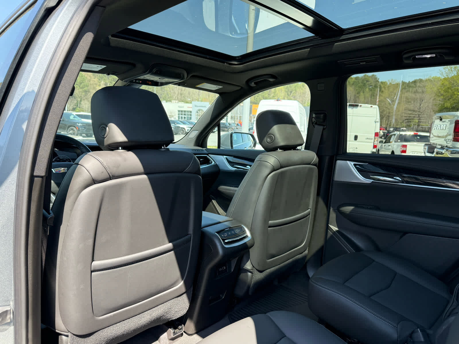 Used 2024 Cadillac XT6 Premium Luxury image 24