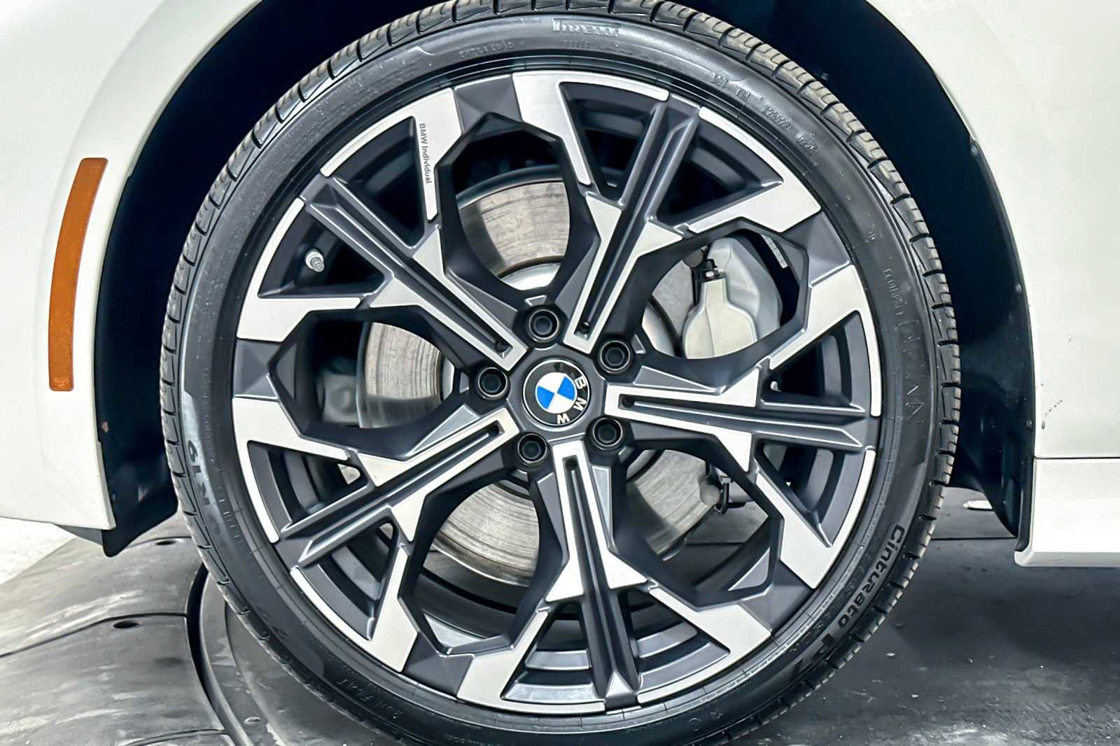 Used 2025 BMW 330i Sedan w/ Convenience Package image 26