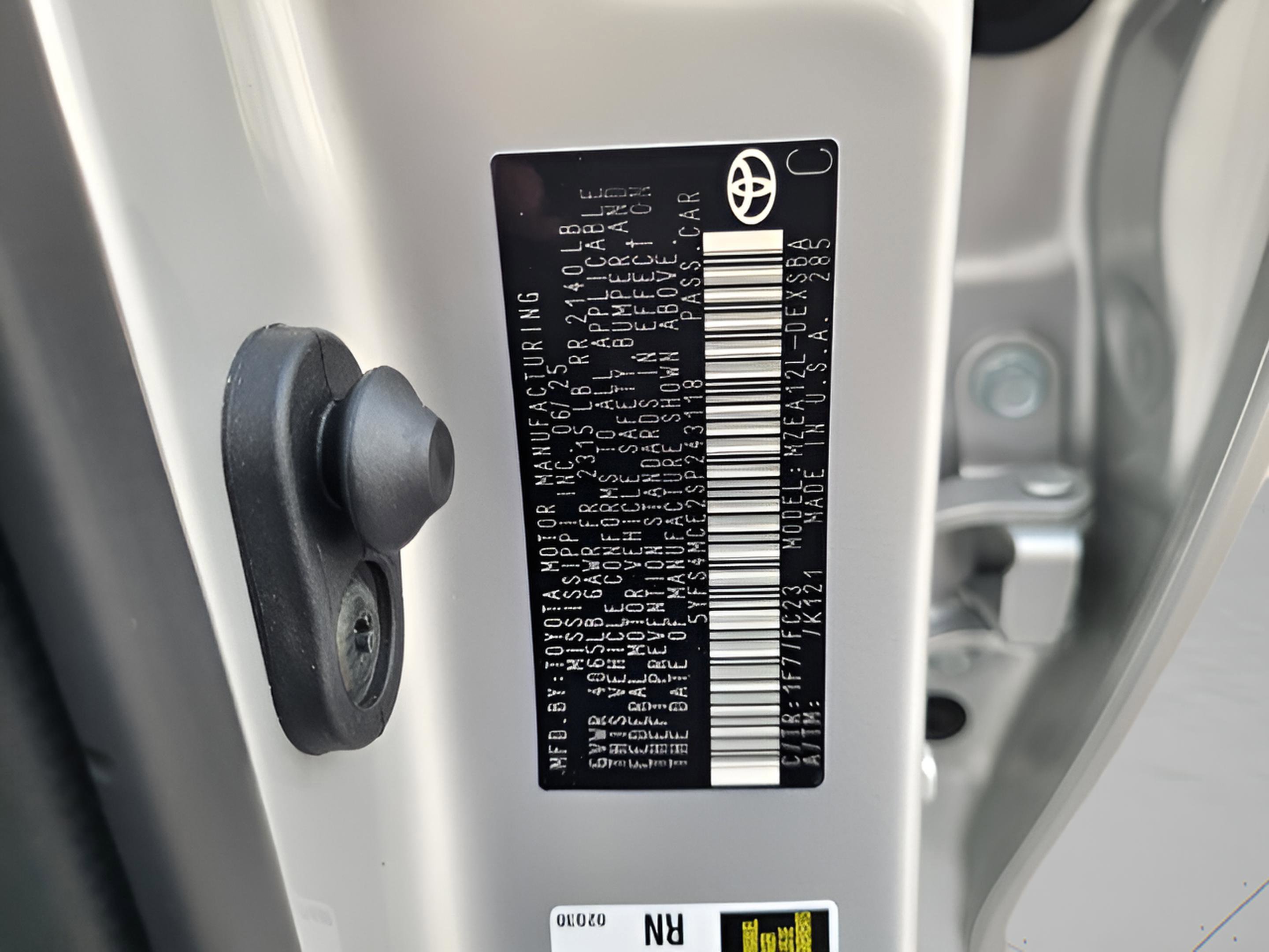 Certified 2025 Toyota Corolla SE image 30