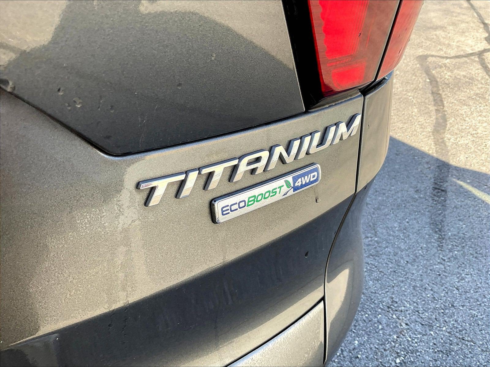 Used 2019 Ford Escape Titanium AWD/4WD image 25