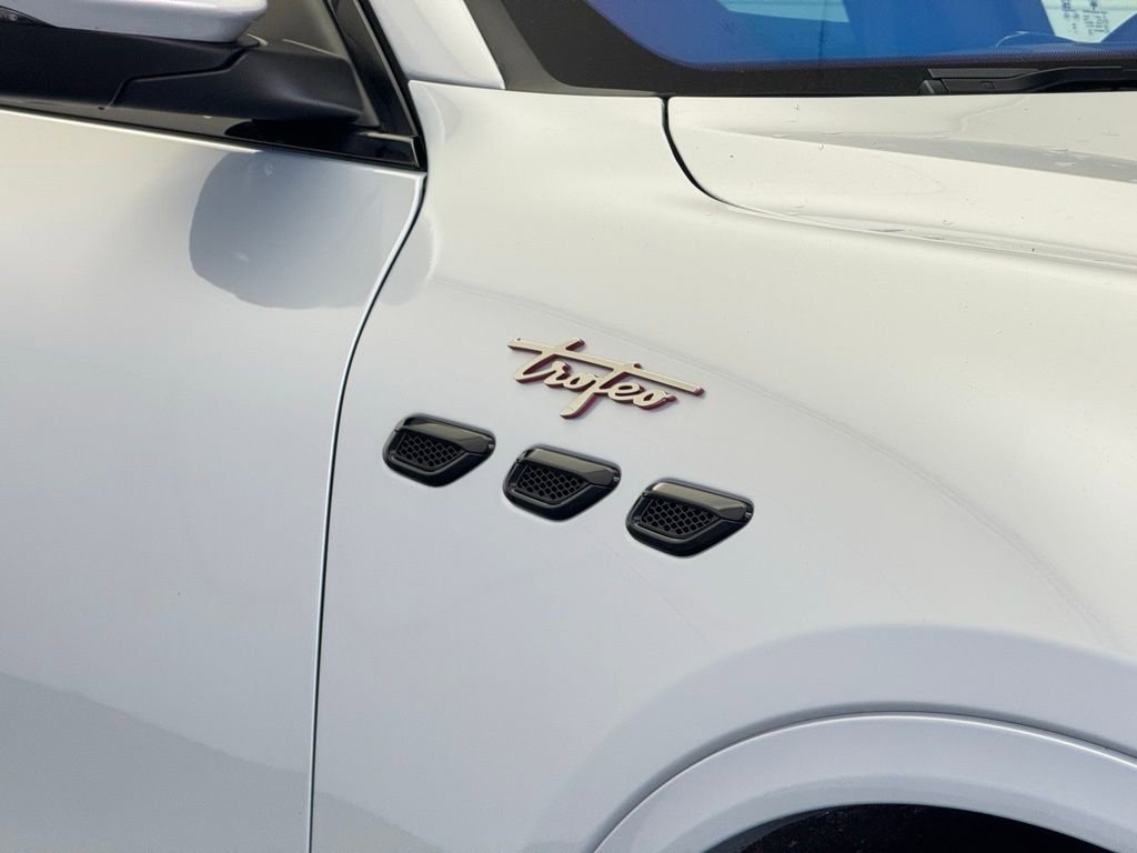 Used 2024 Maserati Grecale Trofeo image 40