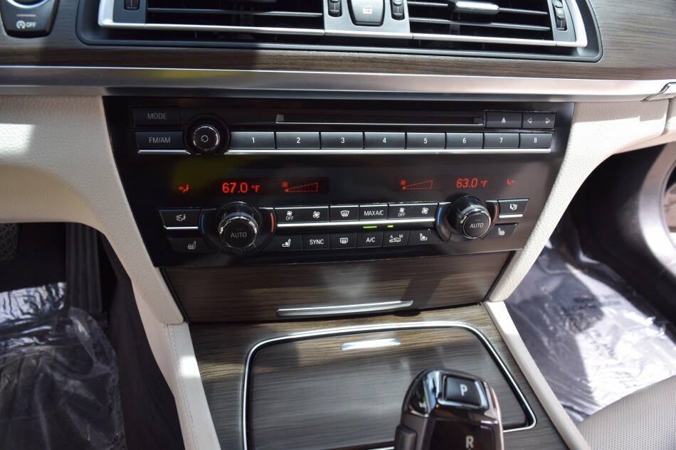 Used 2015 BMW 750i RWD image 58