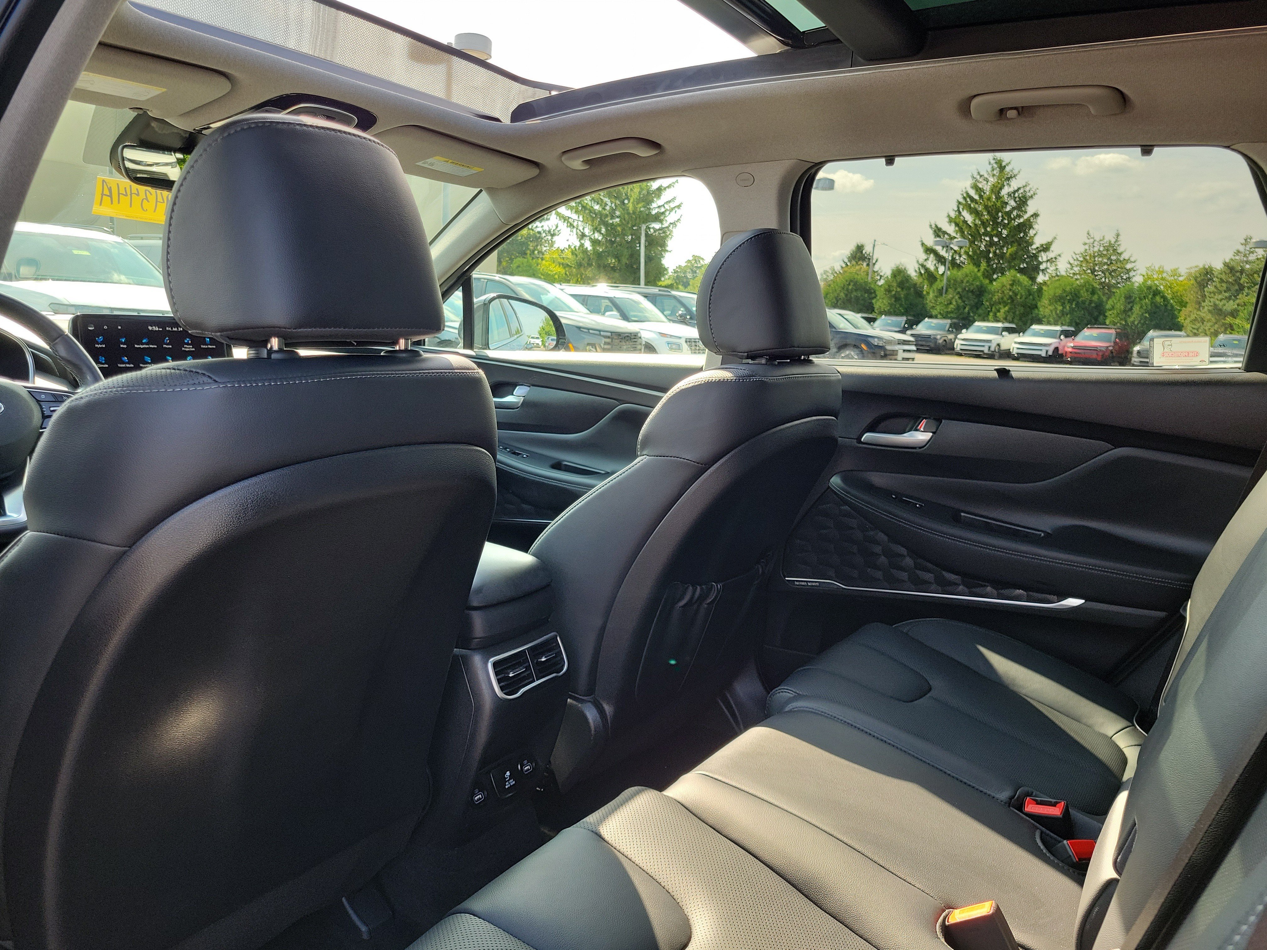 Used 2023 Hyundai Santa Fe Limited AWD/4WD image 14