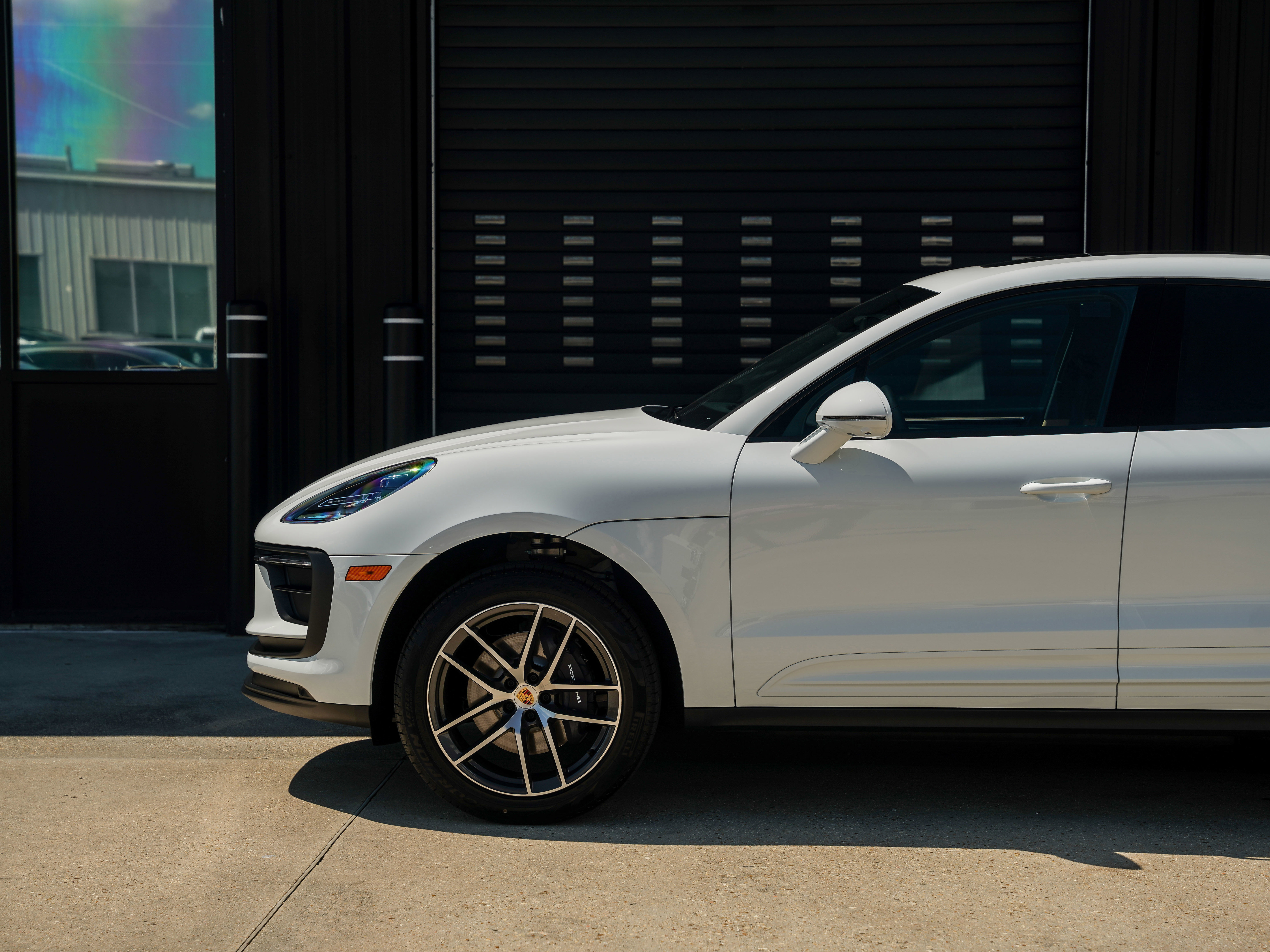 Certified 2025 Porsche Macan image 11