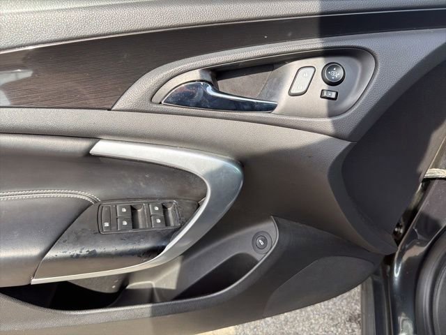 Used 2017 Buick Regal Sport Touring image 24