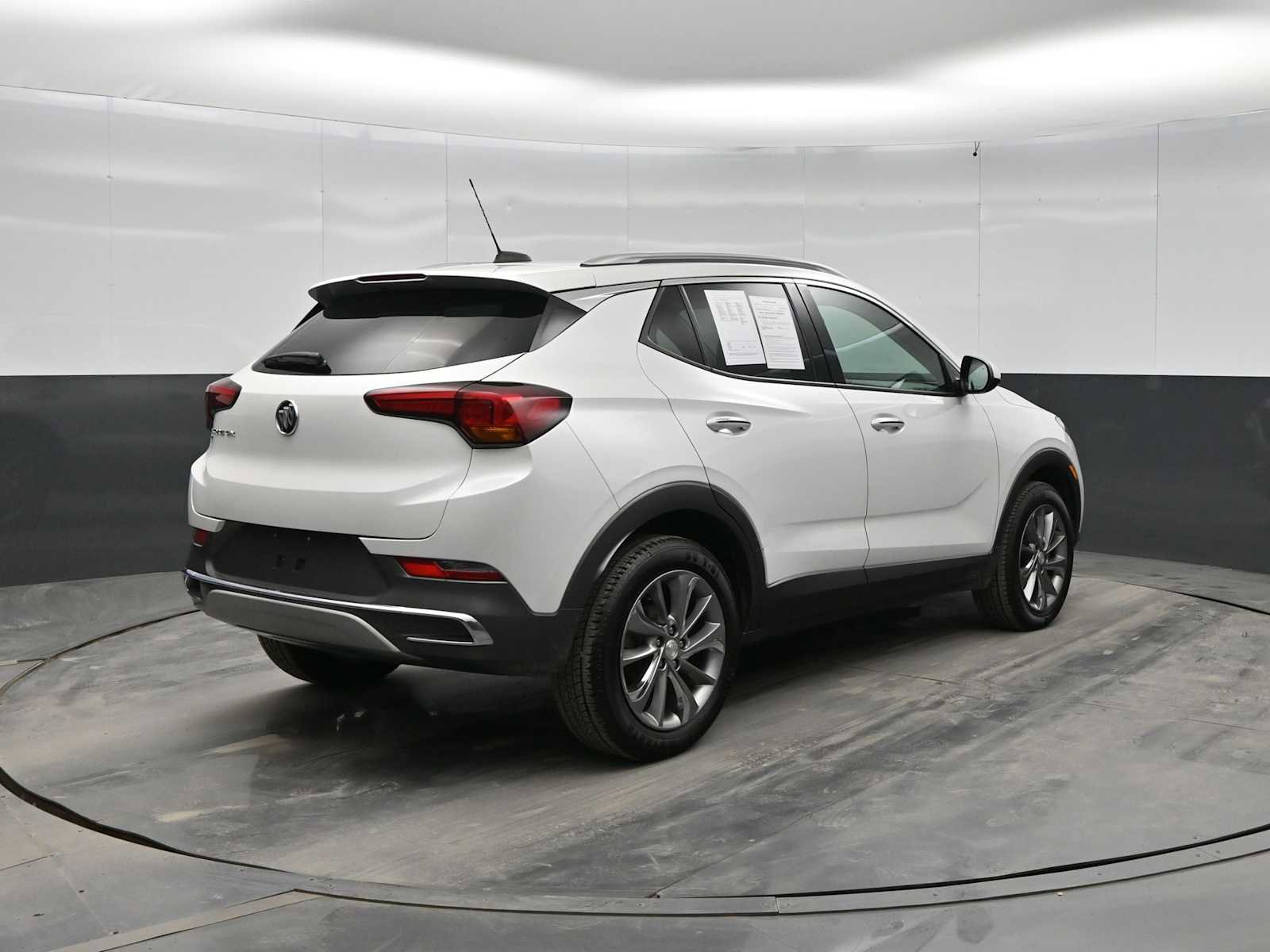 Used 2022 Buick Encore GX Essence w/ Experience Buick Package AWD/4WD image 7